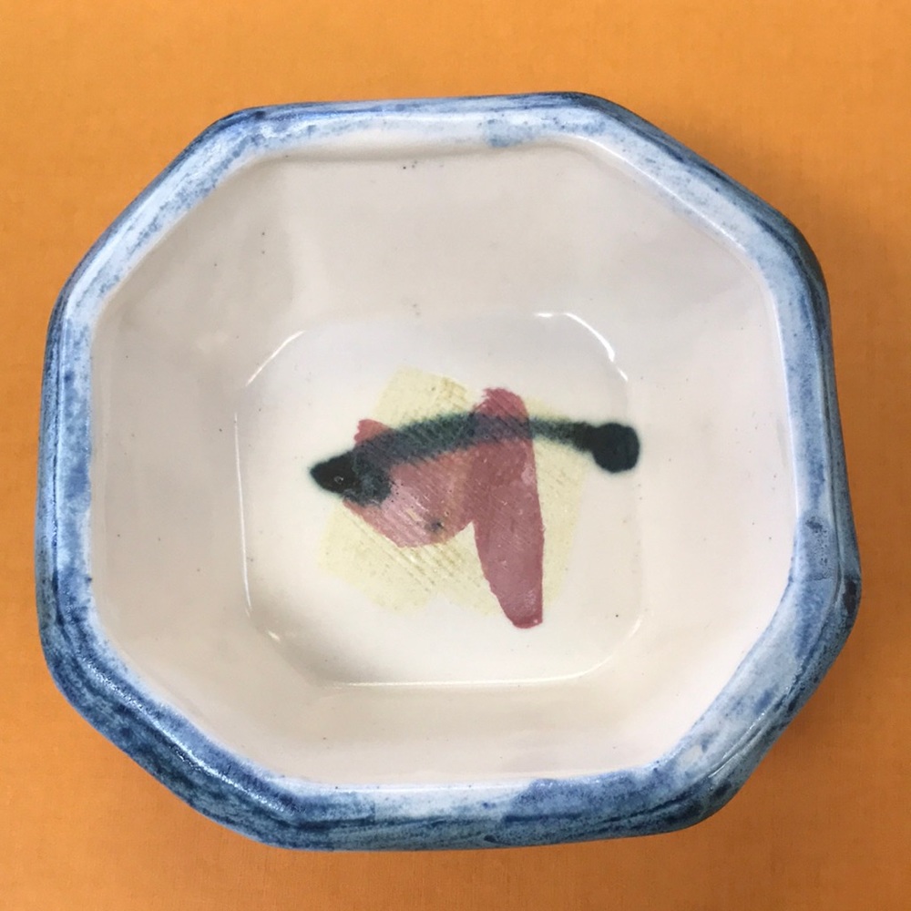 Vintage Signed Footed Pottery Jewelry Trinket Catch-All Dish‎